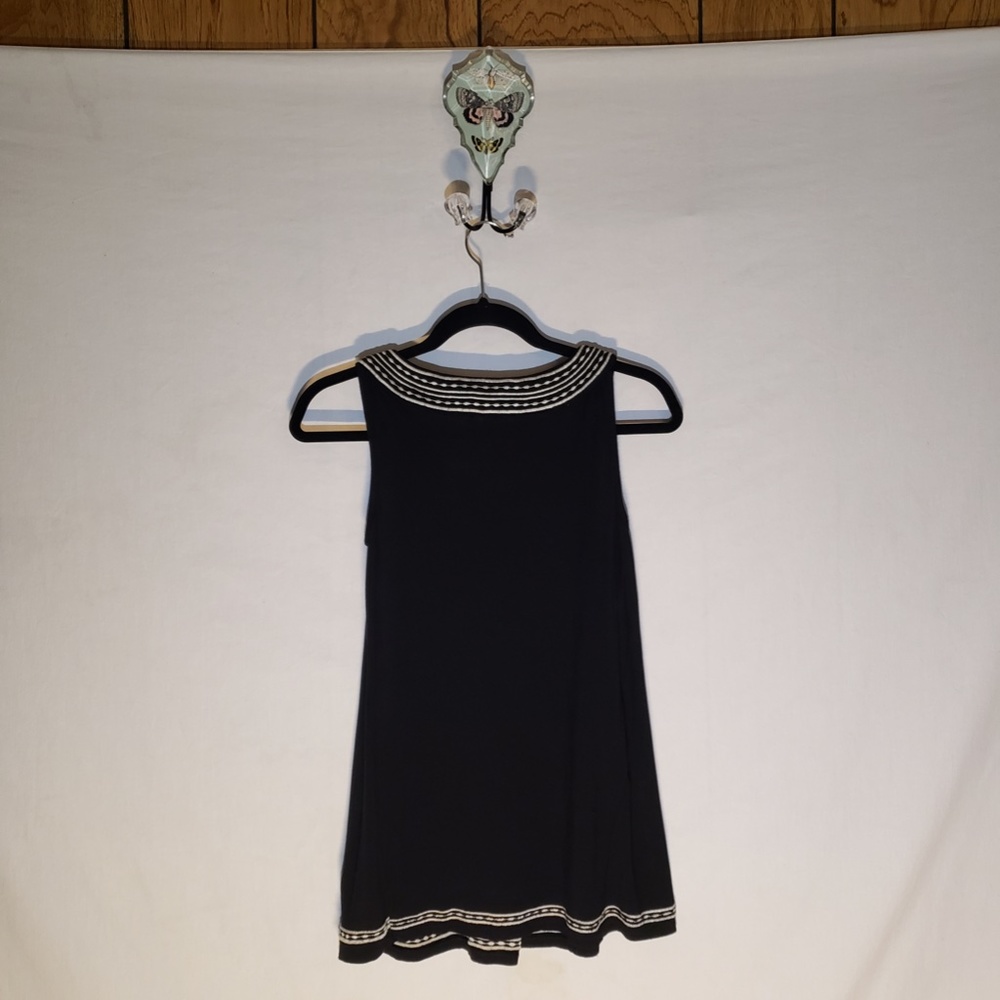 *Fylo* Embroidered black tank, small - Picture 2 of 7